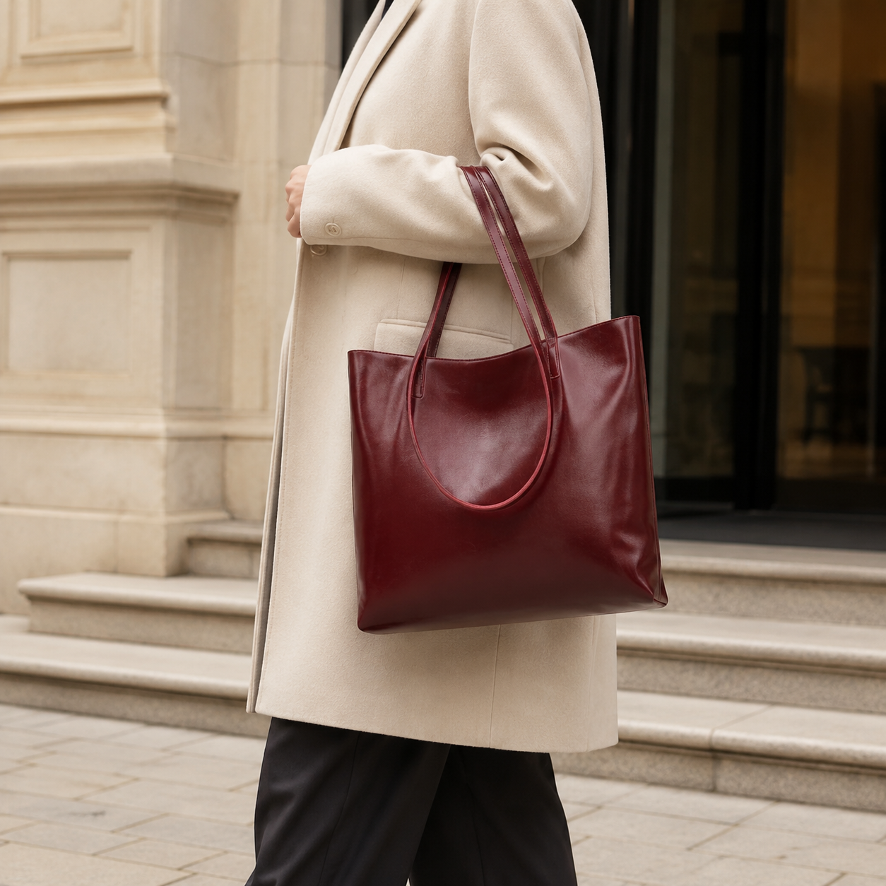 The Elara Leather Tote